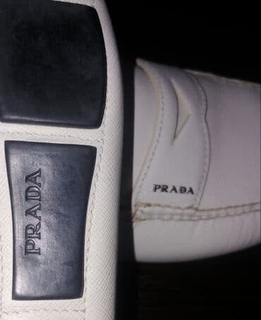 ayaqqabı кожание: Prada
1 dəfə geyinilib
Ölçü - 44 / 45
Material dəri
Rəngi açıq bej — 8