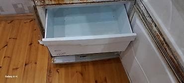 playstation 4 slim satilir: Pozis. İki qapılı soyuducu (aşağıda dondurucu, yuxarıda soyuducu — 4