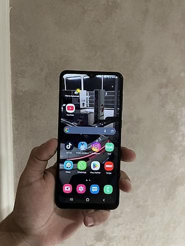 Samsung Galaxy A10, 32 GB, rəng - Qara, İki sim kartlı lalafo.az -da Samsung Galaxy A10, 32 GB, rəng - Qara, İki sim kartlı