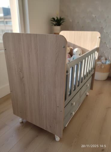 Oğlan və qız üçün, Dördbucaq, Beşik, Dəstsiz, Matrassız, Yellənmə mexanizmsiz