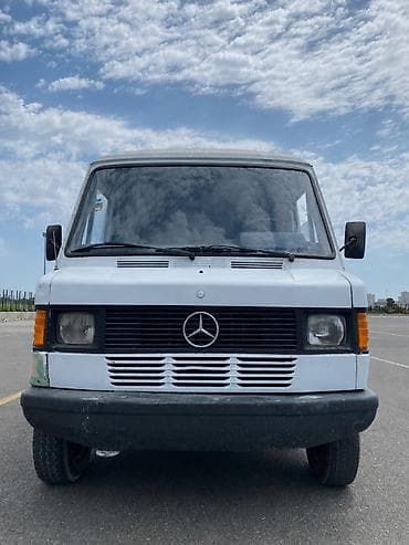 mercedes benz 208 d: Mercedes-Benz 208, 1995 il, motor 2.3 l, Furqon, İşlənmiş — 1