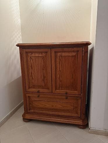 Klassik taxta mebel dəsti Tərkibi: - Böyük vitrin-bufet: yuxarı hissə — 3