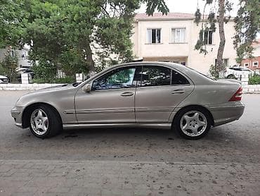 kia ceed universal: Mercedes-Benz C-Class: 2.5 l | 2006 il Sedan — 5