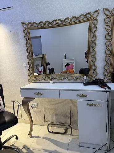 kukna mebelleri: İşlənmiş, Makiyaj üçün masa, Güzgülü — 10