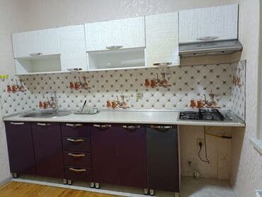 Mətbəx mebeli satılır 230₼. Yaxşı vəziyyətdədir. Ölçü 3m. Üzərində