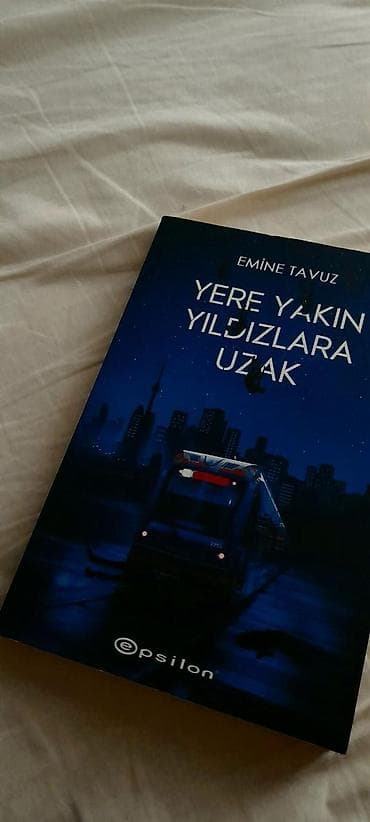 Məhsul: Kitab – “Yere Yakın Yıldızlara Uzak” Müəllif: Emine Tavuz