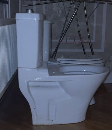 Iki eded unitaz islenmis qeseng veziyetdedir biri 40 azn — 3