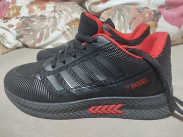 женские кеды сникерсы: Размер: 39, цвет - Белый, Б/у — 4