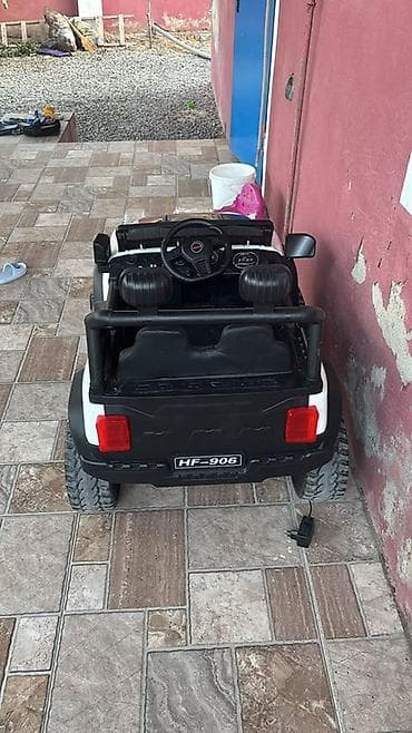 Uşaq üçün elektrik maşınları: Uşaq üçün elektrikli minik maşını – Mercedes üslubunda - Model kodu — 4