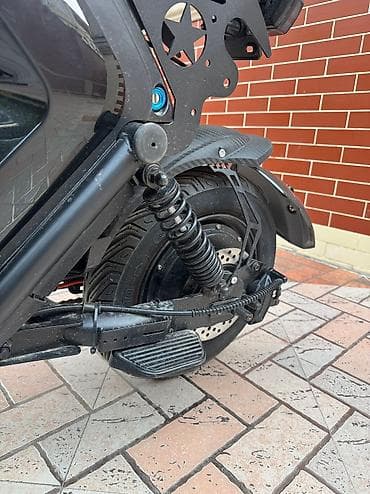 moped: 80 sm3, 2024 il, 5 km — 3