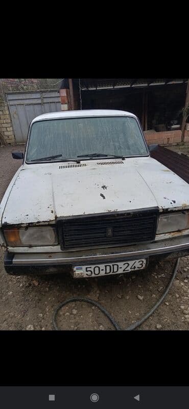 maşın cxol: Tek kosmetikaya ehtiyacı var təkərləri təzə salon səliqəli bir maşın — 2