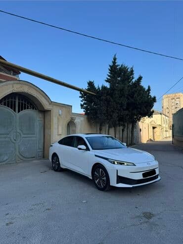 kohne guneşlide heyet evleri: Changan Qiyuan A05: 1.5 l | 2024 il 70750 km Sedan — 1