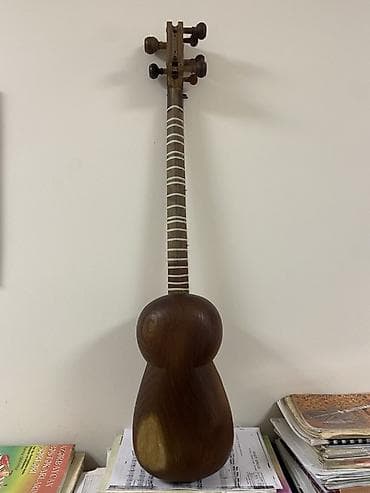 tar instrument: Tar – milli simli musiqi aləti - Korpus: ənənəvi armud formalı, bütöv — 3