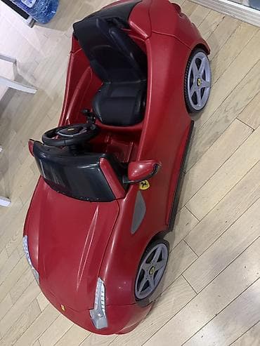 Uşaq elektrikli maşın – qırmızı Ferrari stili ride-on - Rəsmi Ferrari — 4