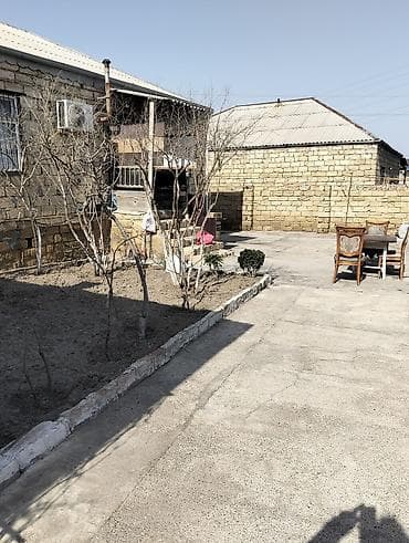 ayna sultanovada satilan evler: Satılır: həyət evi - Tikinti tipi: daşdan tikili, birmərtəbəli. - — 2