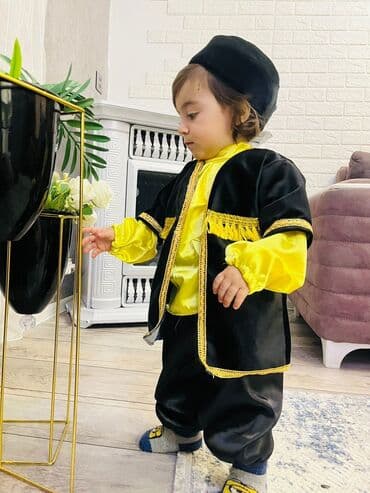 Верхняя одежда: 2 yasa kimi 10 azn kirayesi 
satisi 40 azn — 2