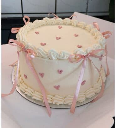 5 yas tortu: Ad günü üçün dizayn tortları - Zərif “Happy Birthday” yazılı klassik — 4