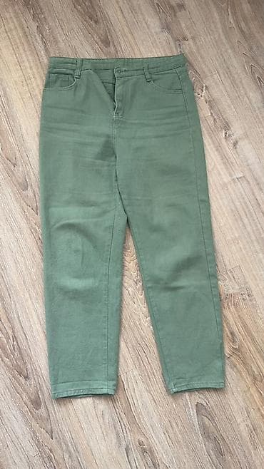 Tam yenidir 31 razmer yəni L razmer cırğı söküyü ləkəsi yoxsur