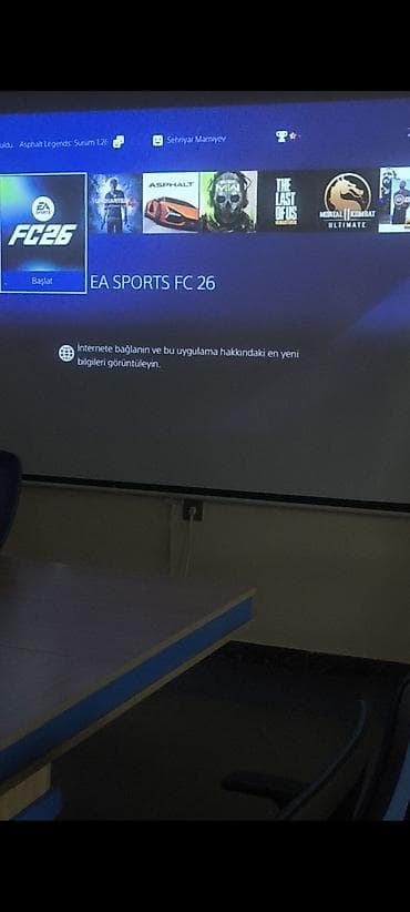 blu ray disk: PlayStation 4 Slim oyun konsolu paketi - Model: Sony PlayStation 4 — 1