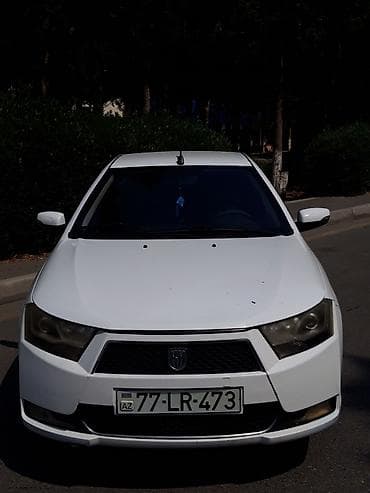 lizing avtomobiller: Ağ rəngli sedan avtomobil Xarici: - Ağ gövdə, arxa park sensorları - — 7