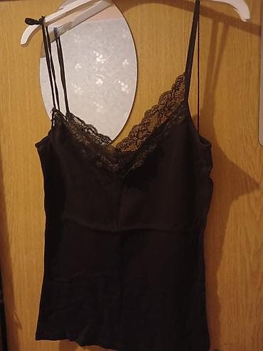 Qadın üçün qara zərif top – krujeva detallı - Model: nazik çiyin — 1