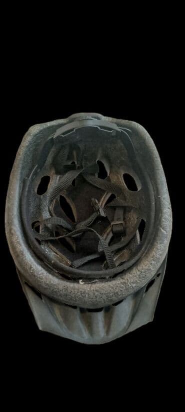 velosiped 29 saft: Velosiped dəbilqəsi kaska böyük razmer.Normal vəziyyətdədi — 2