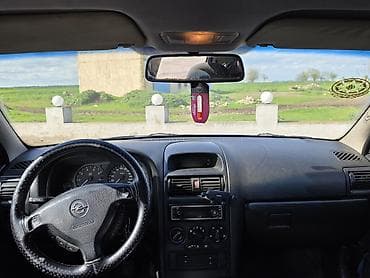 opel 1997 astra: Opel Astra: 1.6 l | 2001 il 380006 km Sedan — 8