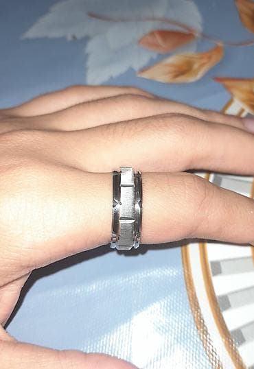 elektron divar saat: Kisi üzüyü — 2