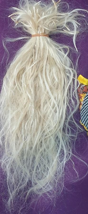 Tebii sac 100gr,55 santı uzunluğu 4 ay sacda olub belnortasına kimi