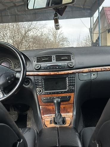 kompressor mercedes: Mercedes-Benz E-Class: 2.2 l | 2002 il Sedan — 6