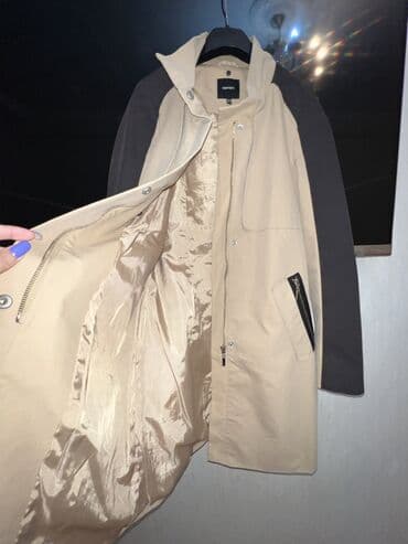 Toy paltarları və aksesuarları: Plaş kurtka. Koton’dan alinib. Razmer 36. Yeni S razmerdir. Çox az — 3