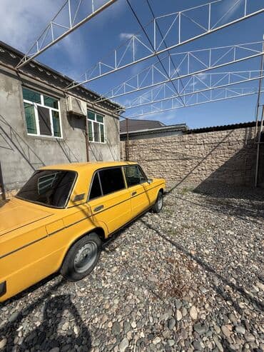 ваза напольная стеклянная высокая без узора: VAZ 2106 sedan – klassik sovet dizaynı və sarı rəngli kuzov. Texniki — 5