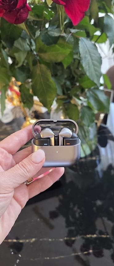 airpods pro max: Simsiz qulaqlıq – şarj qutulu, qrafit/gümüşü rəngdə Samsung Galaxy — 6