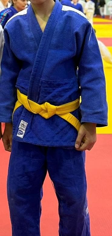 Uşaq üçün cüdo kimono dəsti - Rəng: mavi kimono, sarı kəmər -