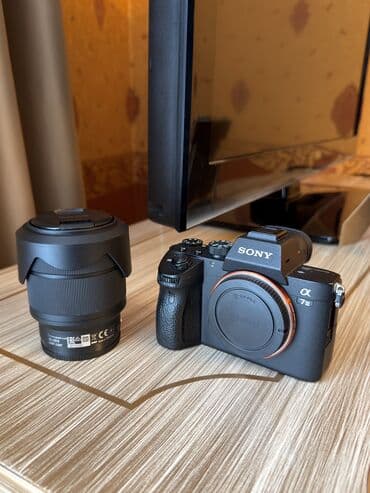 İdeal veziyyetdedir heç bir problemi yoxdur. Sony A7iii Sony FE