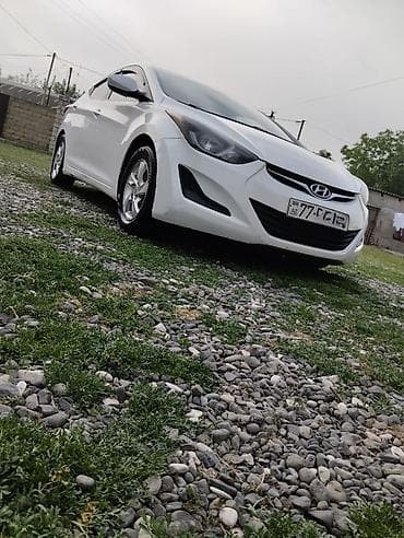 mercedes g class: Hyundai Elantra: 1.8 l | 2014 il Sedan — 4