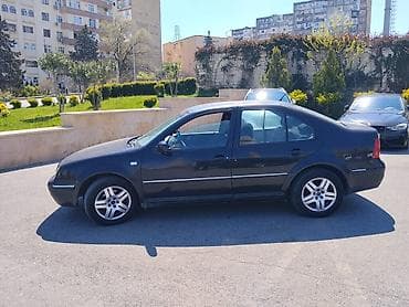 volkswagen beetle: Volkswagen Bora/Jetta (Mk4) sedan - Kuzov: 4 qapılı sedan, qara rəng — 9