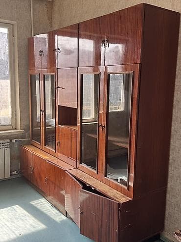 Salam. Şəkildə gördüyünüz mebellərin hamısı satılır. Qiymət 50 — 6