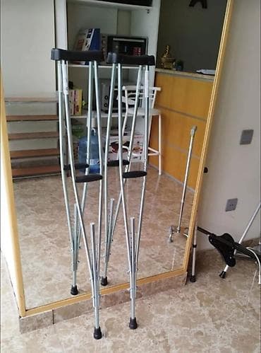 Dirsəklik əsa
Qoltuq altı əsa nizamlana bilən Qoltuq altı əsa at lalafo.az Dirsəklik əsa
Qoltuq altı əsa nizamlana bilən Qoltuq altı əsa