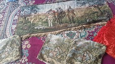 leblebi qabi: Kobalt-mavi və qızılı naxışlı klassik süfrə dəsti və dekorativ tekstil — 3