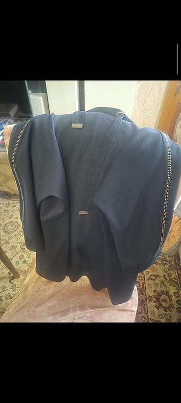 Qadın üçün tünd lacivərt paltar - Rəng: tünd lacivərt - Material