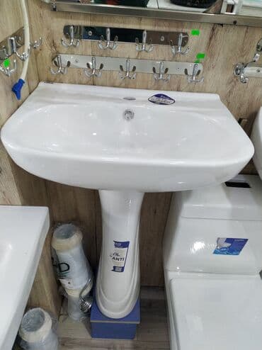 hamam çanaqları: Ağ rəngli, keramika materialından hazırlanmış ayaqlı çanaq, müasir — 1