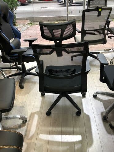 офисные кресла: Новый, С колесиками, Рукояти не регулируются, Ткань — 4