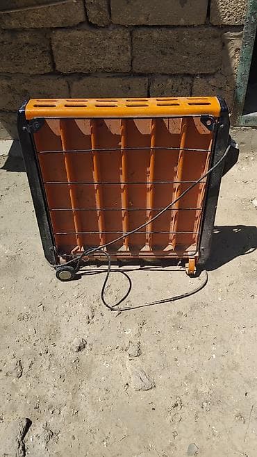Taxta giriş/qapı və elektrik radiatoru dəsti 1) Taxta qapı - — 2