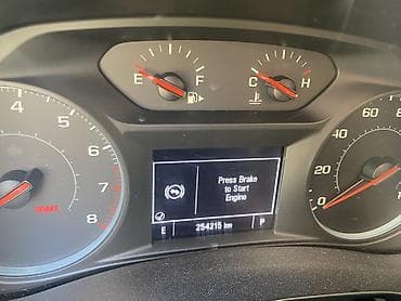 luaz satilir: Chevrolet Malibu sedan – ağ rəng, zərif və dinamik dizayn — 10