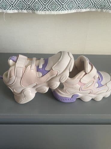 ayaqab: Usaq ucun ayyaqabi
Razmer 25
Dr-kong firmasinin 
Cox az geyilib — 2