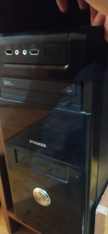 Monitorlar: Masaüstü kompüter komplektiendirim olacaq,kalonka yoxdur. Tərkib: - — 3