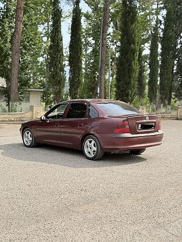opel astra k: Opel Vectra: 1.8 l | 1996 il 1235000 km Sedan — 3