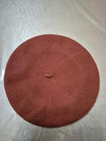 Çantalar: Yün beret şlyapa - Model: Klassik dairəvi beret, yuxarı hissədə kiçik — 2