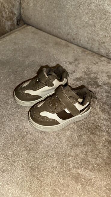 Krossovka, Uniseks, 21